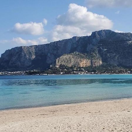 パレルモ Fronte Mare Arenella Bed & Breakfast エクステリア 写真