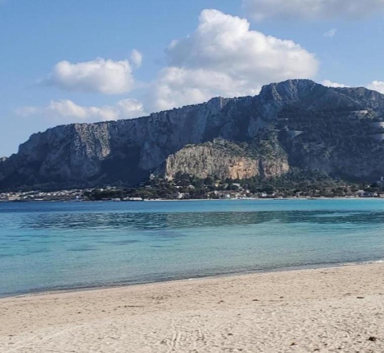 パレルモ Fronte Mare Arenella Bed & Breakfast エクステリア 写真