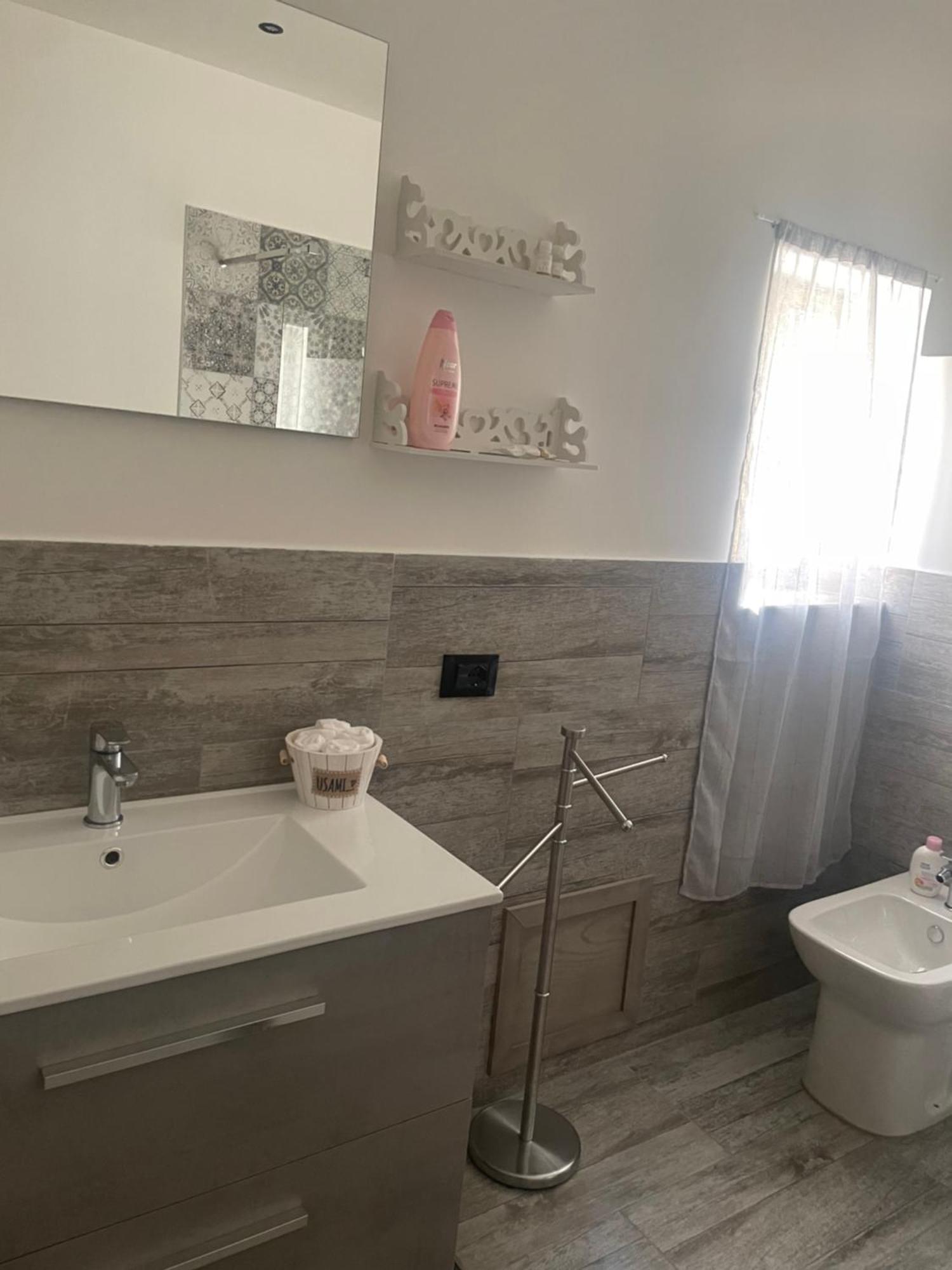 パレルモ Fronte Mare Arenella Bed & Breakfast エクステリア 写真