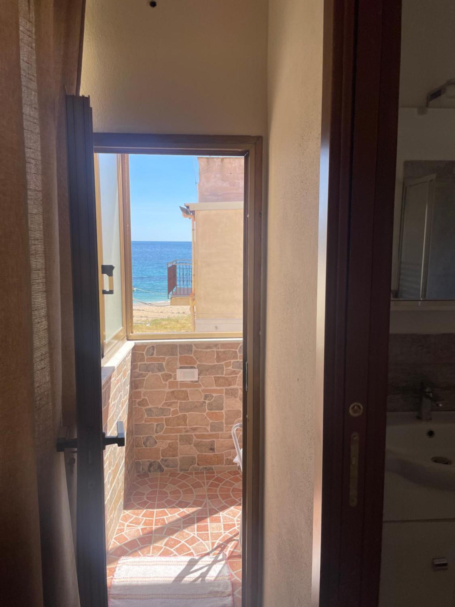 パレルモ Fronte Mare Arenella Bed & Breakfast エクステリア 写真